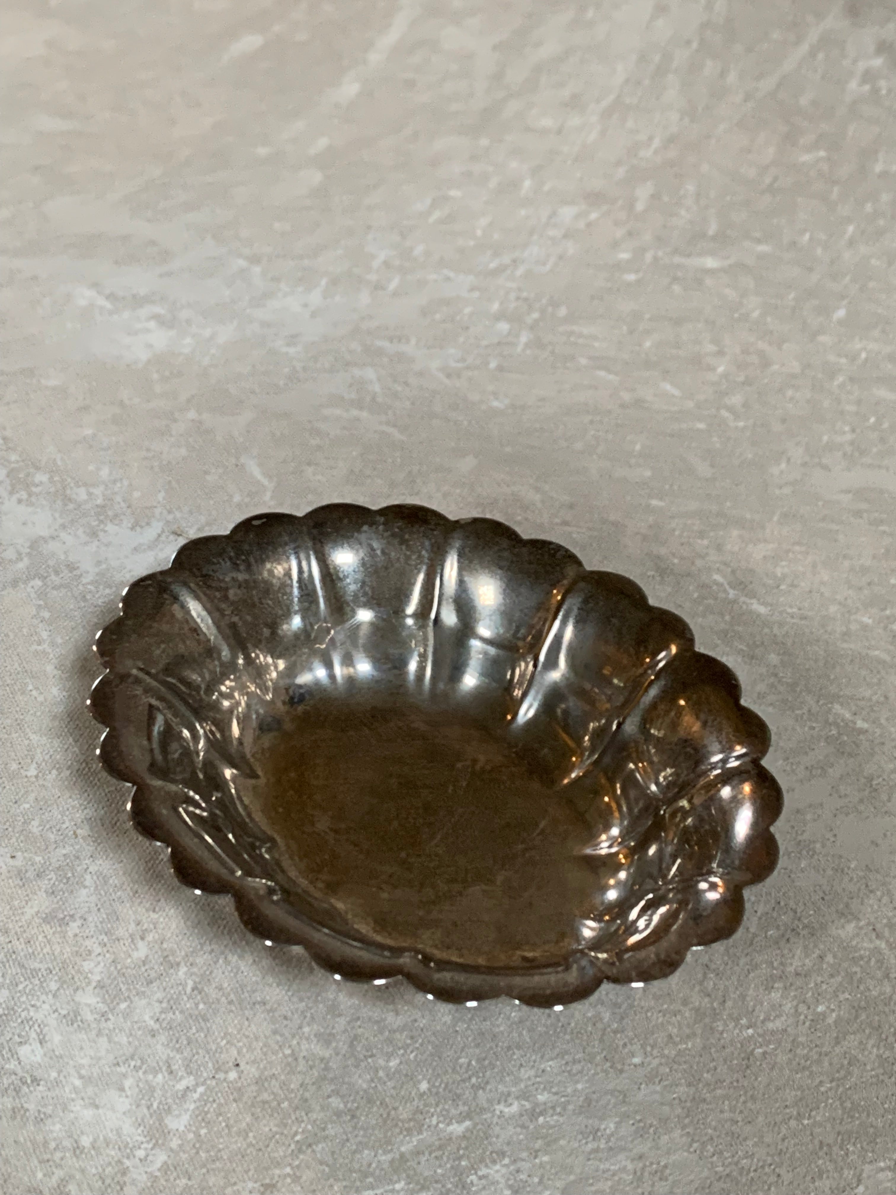 Oneida Silver-Plated Oval Scalloped Dish, Made in America