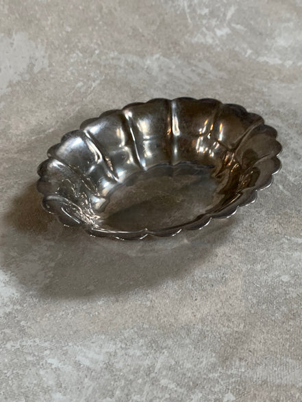 Oneida Silver-Plated Oval Scalloped Dish, Made in America