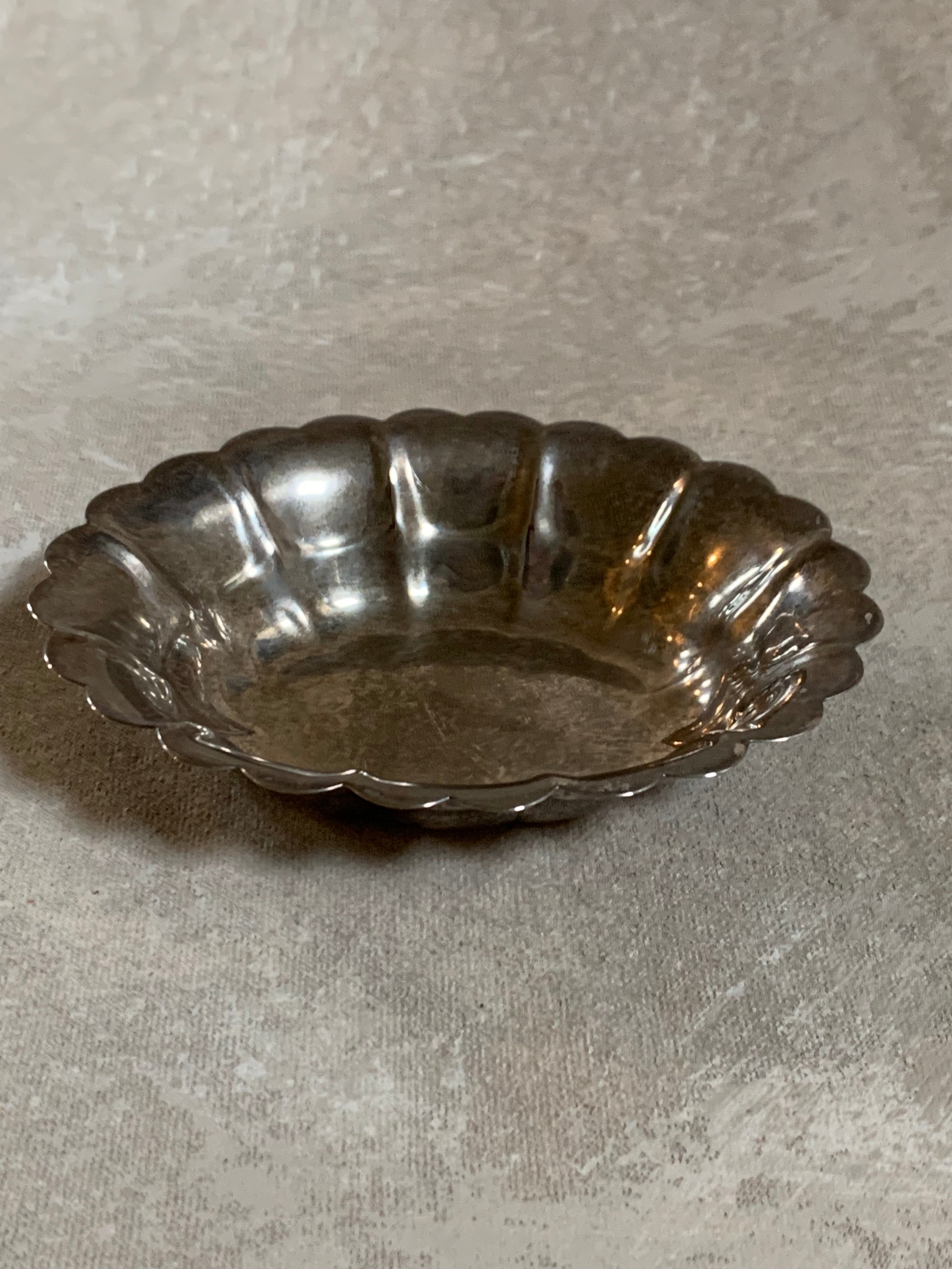 Oneida Silver-Plated Oval Scalloped Dish, Made in America