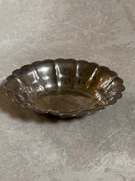 Oneida Silver-Plated Oval Scalloped Dish, Made in America