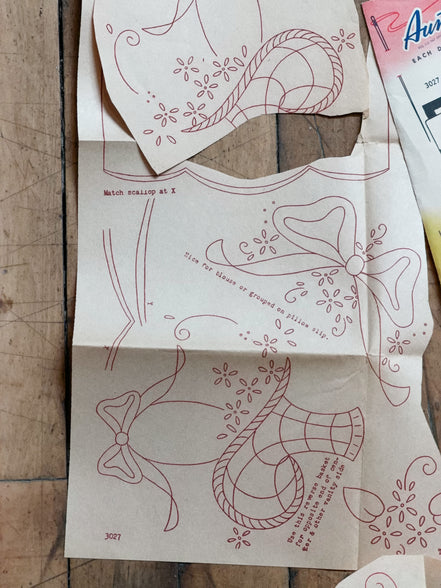 Vintage Aunt Martha's Hot Iron Transfer #3027 "Bows and Flower Baskets," Scalloped Scarf & Pillowcase Embroidery Pattern