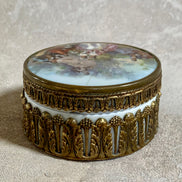 Full view of antique German Rococo porcelain trinket box with gilt brass mounts — 1895–1914